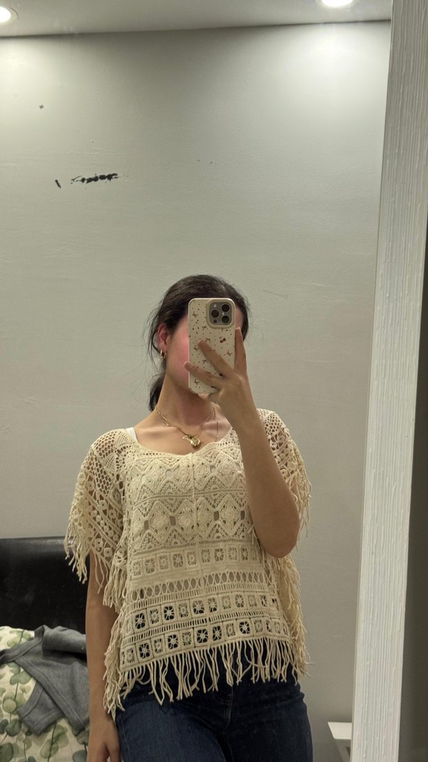 Dantel Detaylı Bej Bohem Kısa Bluz - Görsel 2