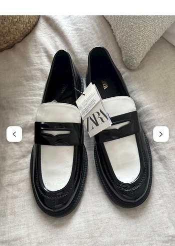 Parlak Siyah-Beyaz Tokalı Kadın Loafer zara - Görsel 2