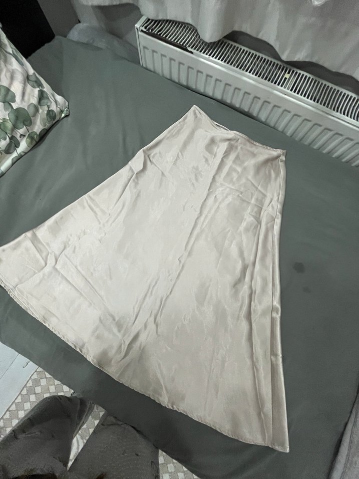 Krem Saten Midi Etek - Görsel 4