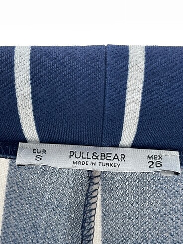 s Beden lacivert Renk Pull and Bear Düz Kesim %70 İndirimli.