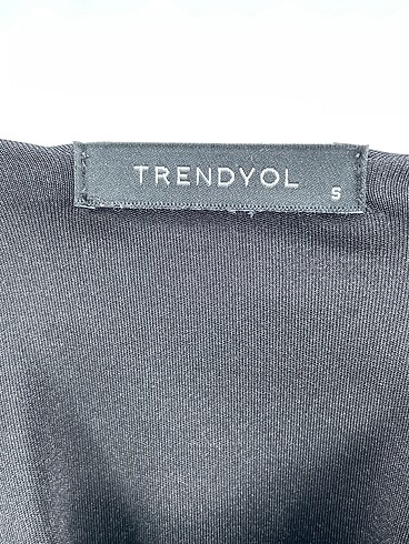 s Beden siyah Renk Trendyol & Milla Bluz %70 İndirimli.