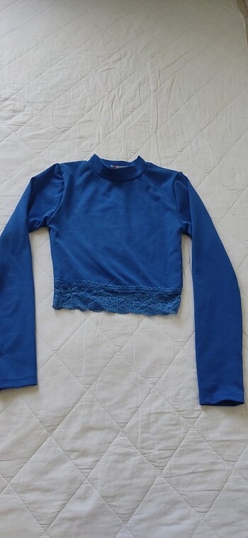 Lacivert dantel detaylı crop