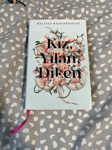 Kız, Yılan, Diken