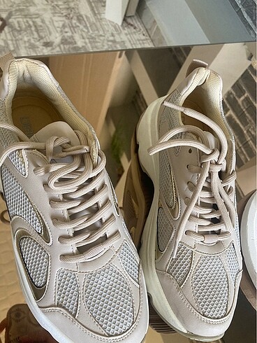 38 Beden Sneaker derimod