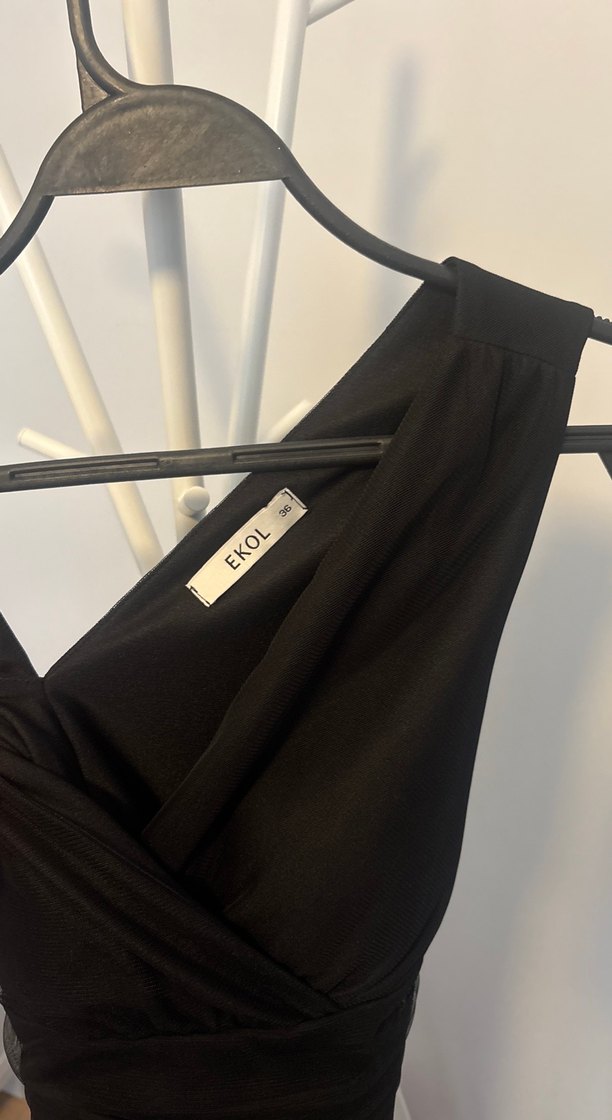 Uzun Siyah V Yakalı Drapeli Kadın Elbise - Görsel 5