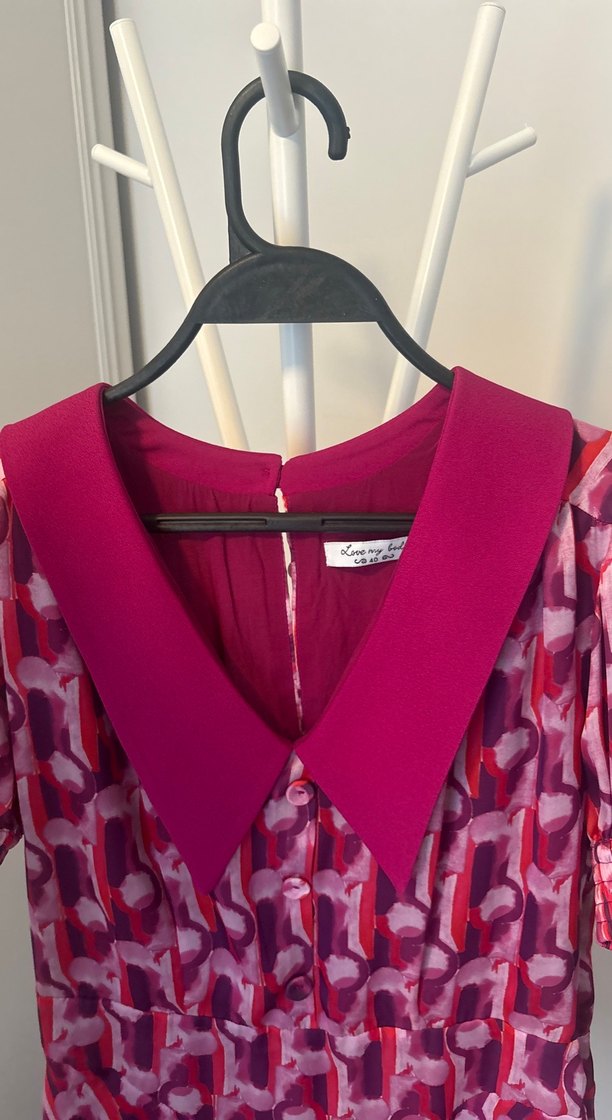 Pembe V Yaka Midi Elbise - Görsel 3