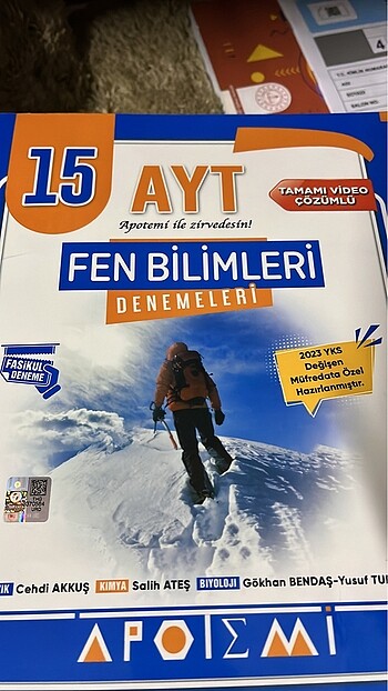 1 adet Apotemi ayt fen bilimleri denemesi bir adet bilgi sarmal 
