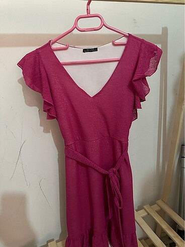 Pembe şifon elbise