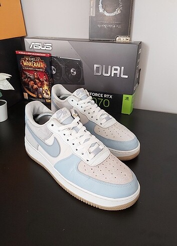 Nike Air Force LV8