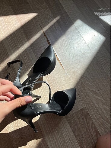 38 Beden siyah stiletto