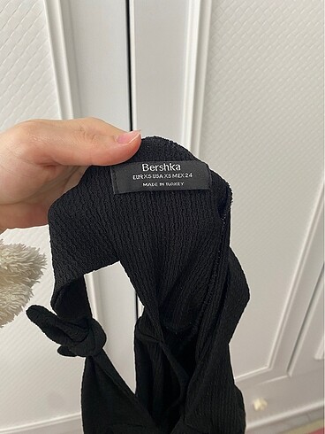 xs Beden Bershka elbise