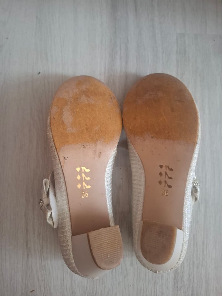 Kız Çocuk Beyaz Tokalı Babet Ayakkabı - Görsel 2