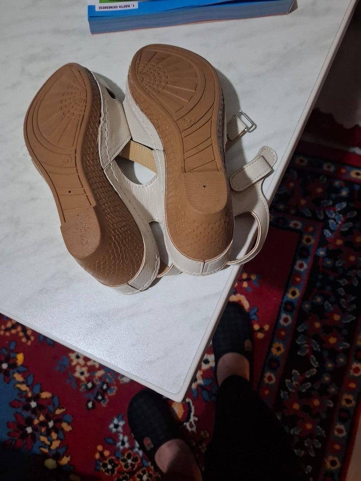 Beyaz Kadın Dolgu Topuklu Sandalet - Görsel 2