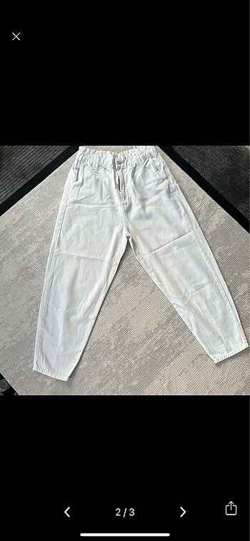 Stradivarius Beyaz mom jeans
