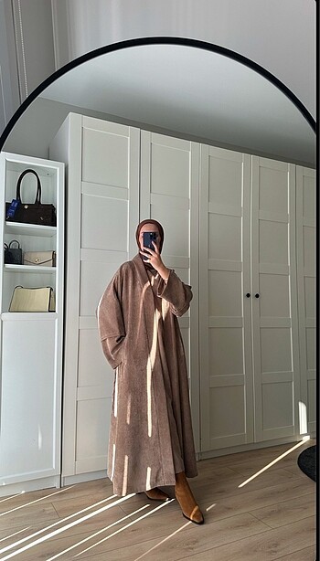 Kadife Abaya