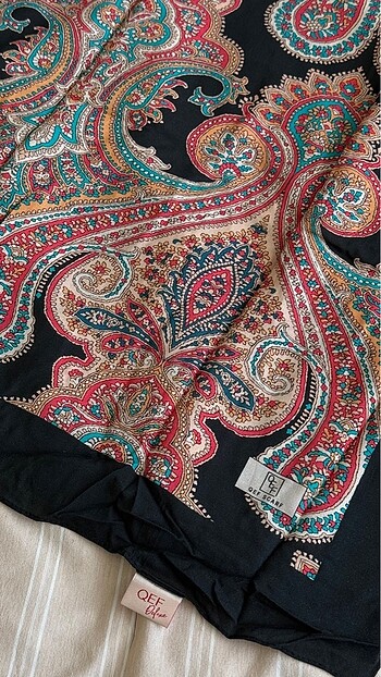 Diğer Qef Scarf