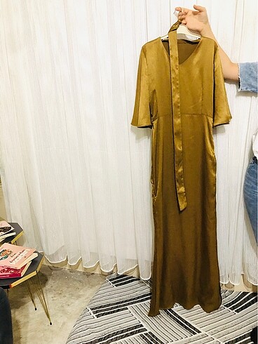 Yağ yeşili balık model saten elbise