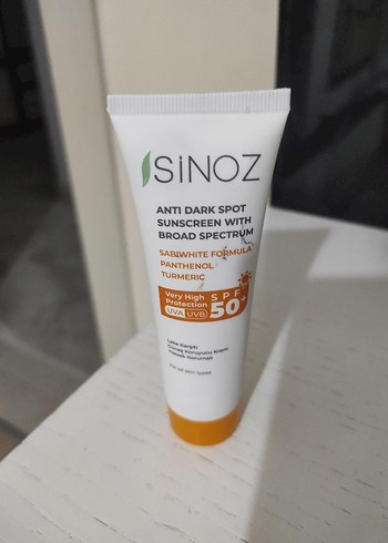 Sinoz Geniş Spektrumlu SPF 50 Güneş Kremi