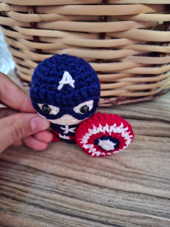 Renkli Örgü Süper Kahraman Figürü kaptan amerikan - Görsel 2