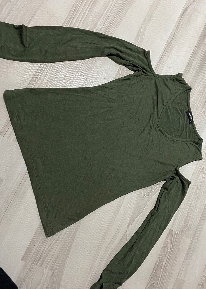 Omuz dekolteli bluz - Görsel 2