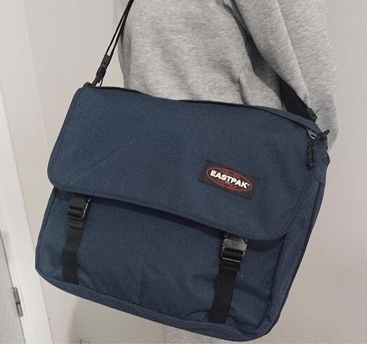 Eastpak Lacivert büyük boy canta