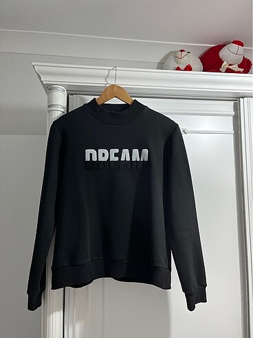 Siyah sweatshırt