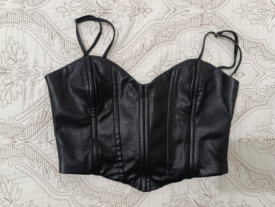 Zara Siyah Deri Crop Büstiyer — görsel 3/7