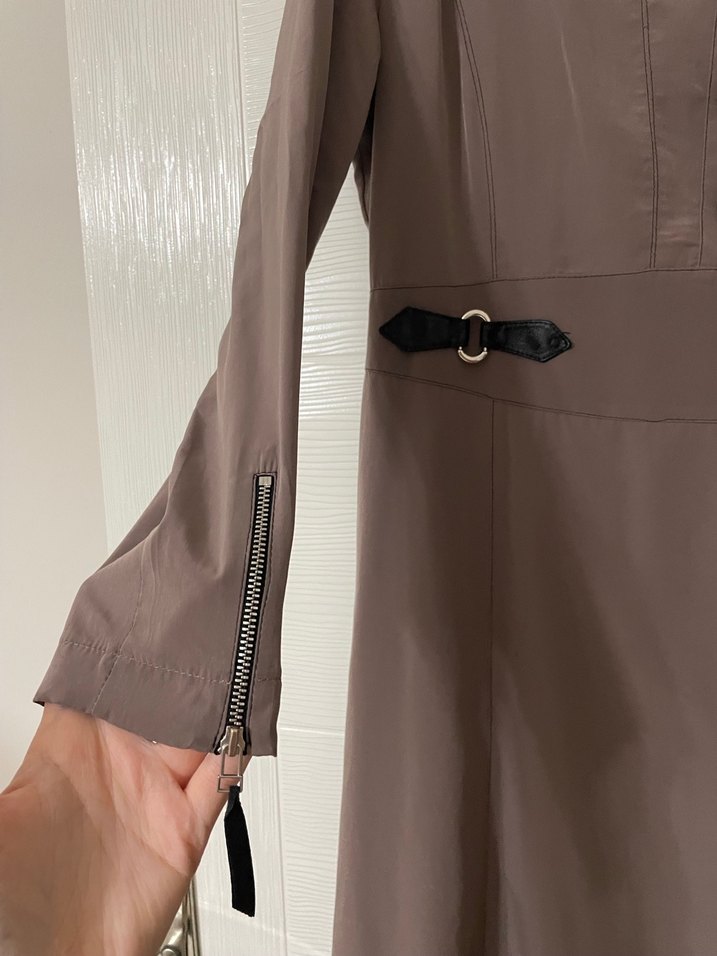 Düğmeli Bej Uzun Kadın Elbise - Görsel 3