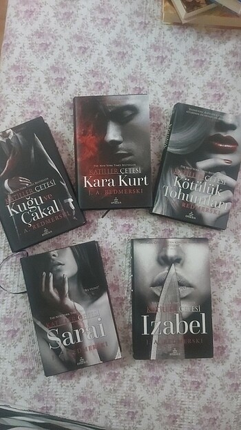 Sarai - Katiller Çetesi Serisi 5 Kitap
