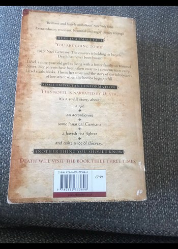 Markus Zusak THE BOOK THIEF - Görsel 3