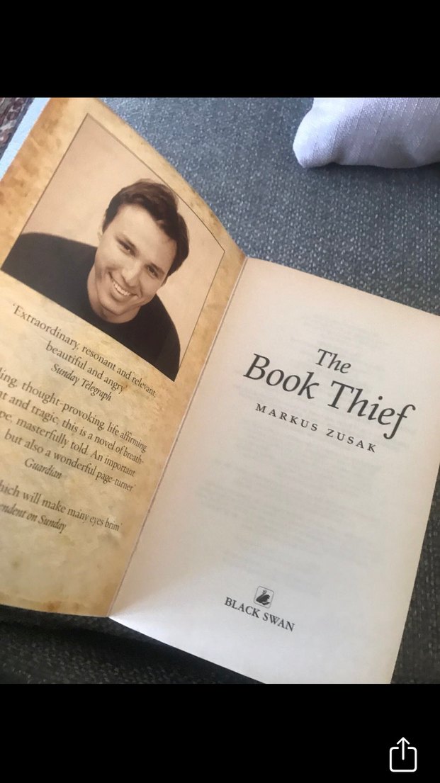 Markus Zusak THE BOOK THIEF - Görsel 4