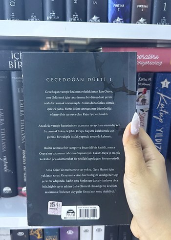  Yılan ve Gecenin Kanatları - Carissa Broadbent-AYRAÇLI
