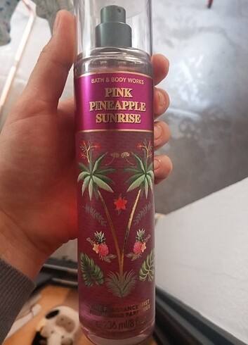 Pink pineapple sunrise bath and body vücut spreyi