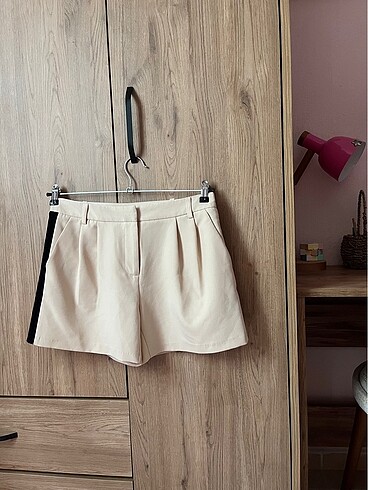 Topshop yan şeritli kumaş şort