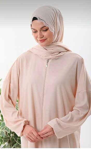 Dantelli namaz elbisesi