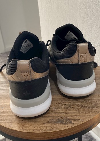 New Balance Siyah Bağcıklı New Balance Kadın Spor Ayakkabı