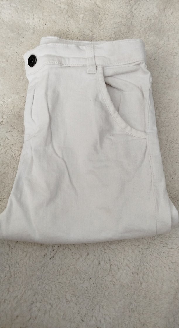 Beyaz erkek çocugu pantolonu - Görsel 3