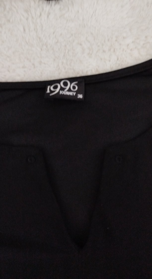 Siyah V Yaka Kadın Bluz - Görsel 3