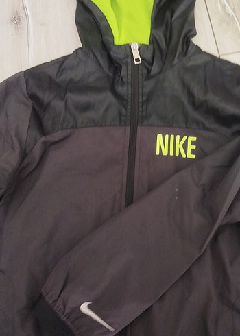 11-12 Yaş Beden Nike Siyah Kapüşonlu Erkek Yağmurluk