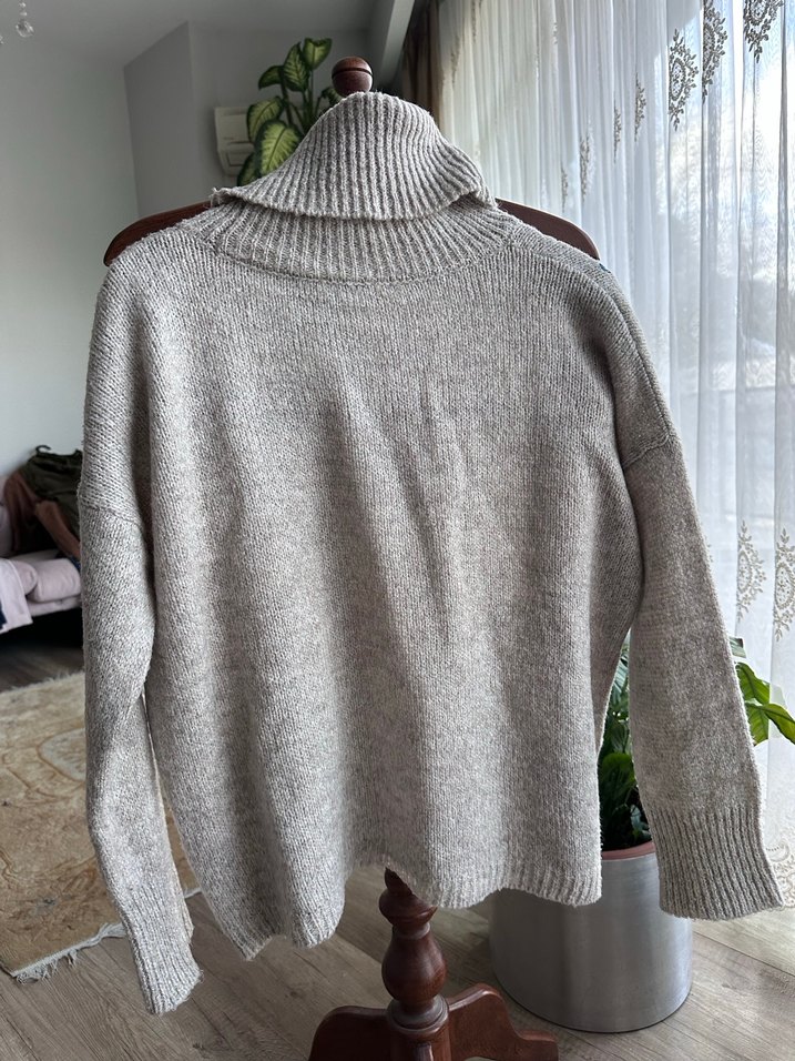 Bohem Nakışlı Gri Boğazlı Triko Kazak - Görsel 2