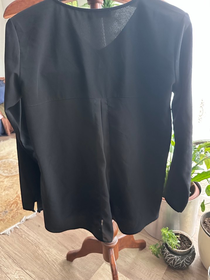 Siyah V Yakalı Uzun Kollu Kadın Bluz - Görsel 2