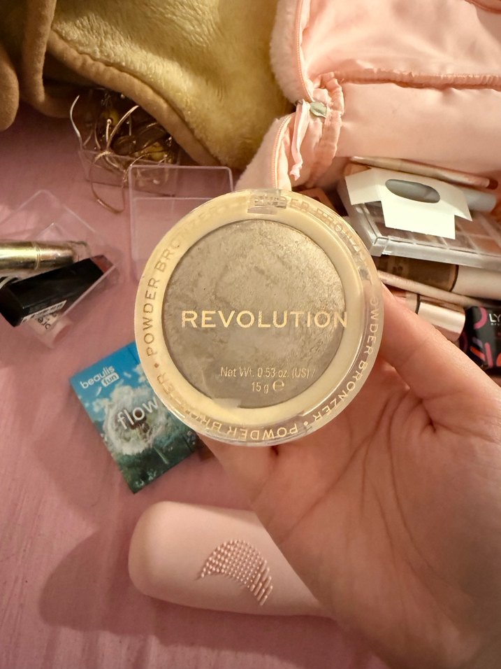 Revolution Bronzlaştırıcı Pudra - Holiday Romance - Görsel 2