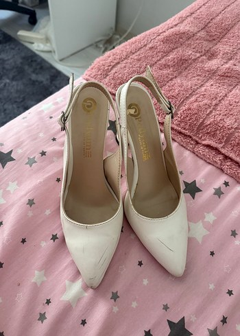 Beyaz Stiletto Topuklu Kadın Ayakkabı