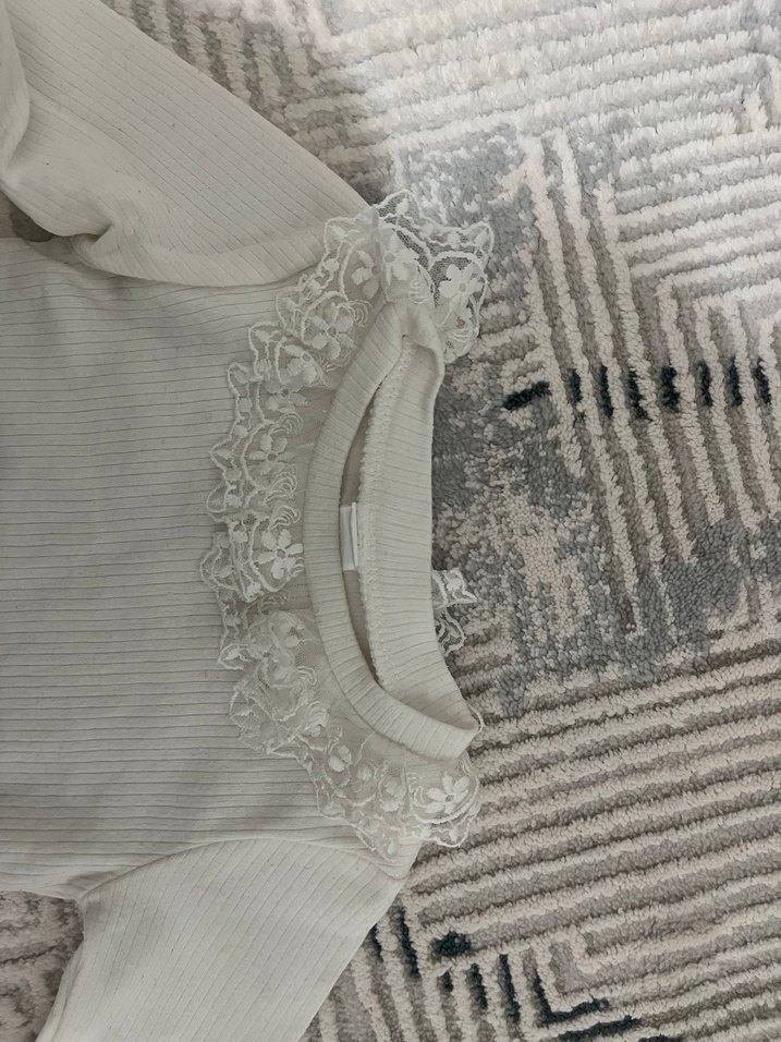 Kız Çocuk Beyaz Dantel Detaylı Uzun Kollu Bluz - Görsel 3