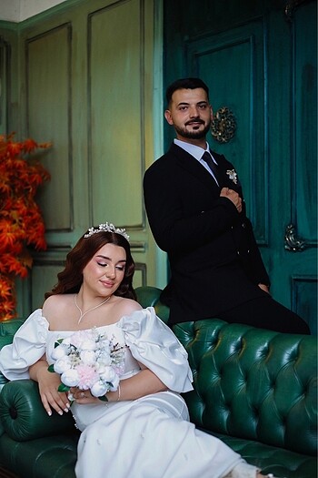 Diğer Nişanlık, nikah elbisesi