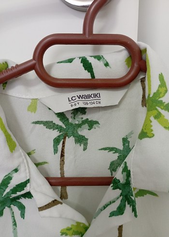 LC Waikiki Beyaz Palmiye Desenli Erkek Kısa Kollu Gömlek