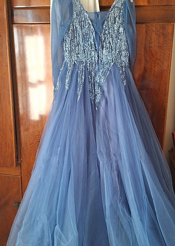 Uzun Kollu Mavi Nakışlı Kadın Abiye - Görsel 2