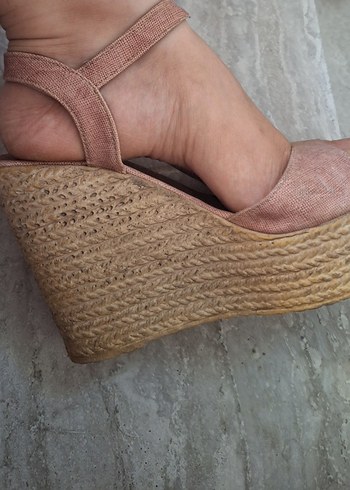38 Beden Bej Süet Dolgu Topuklu Kadın Sandalet