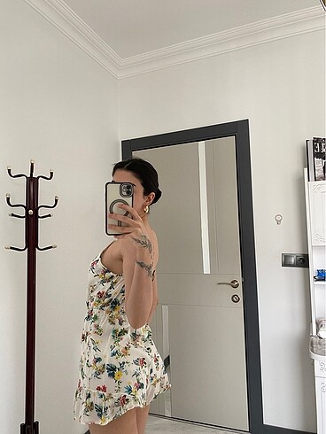 Bershka Bershka çiçekli mini elbise