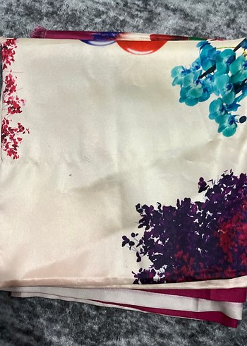 Renkli Pop Kültür Kadın eşarp - Görsel 3